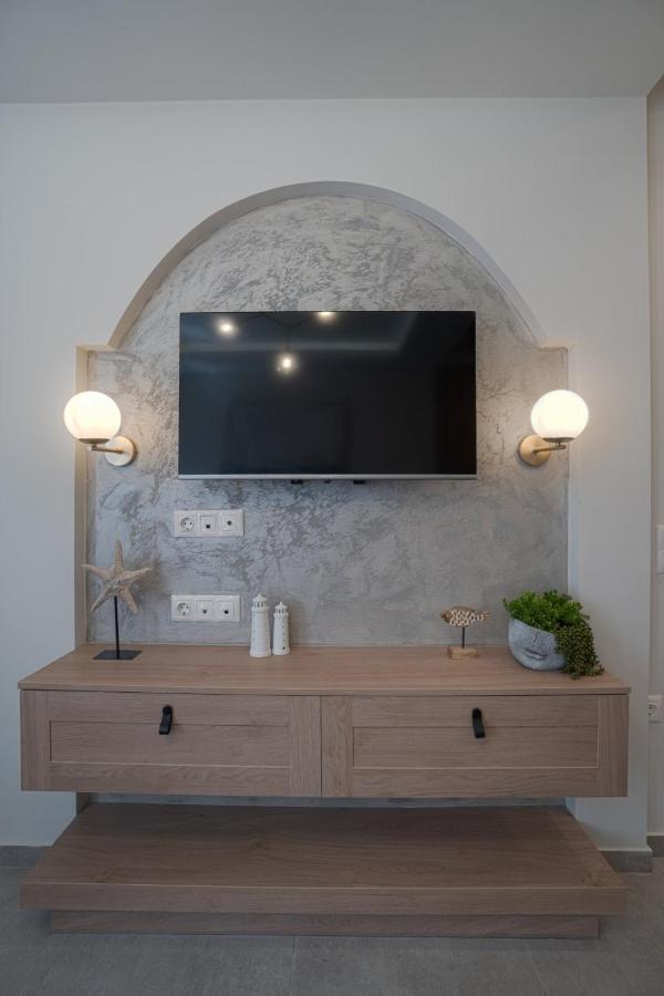 Jacuzzi Maisonette In Sfakia Center 'New 2023' Apartment Khora Sfakion Exterior photo